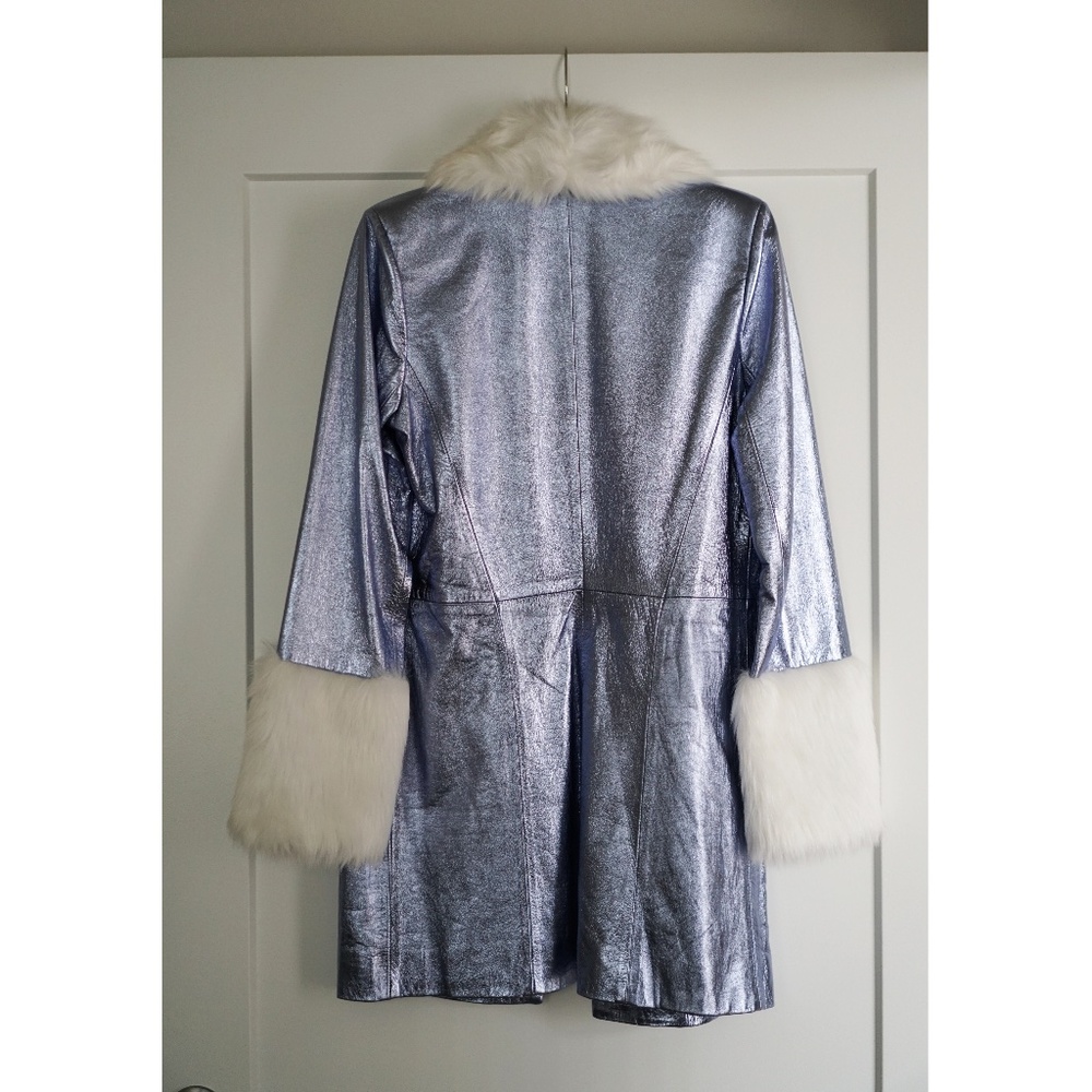 Gorgeous metallic leather trench coat from The Mighty Company - Picture 2 of 5